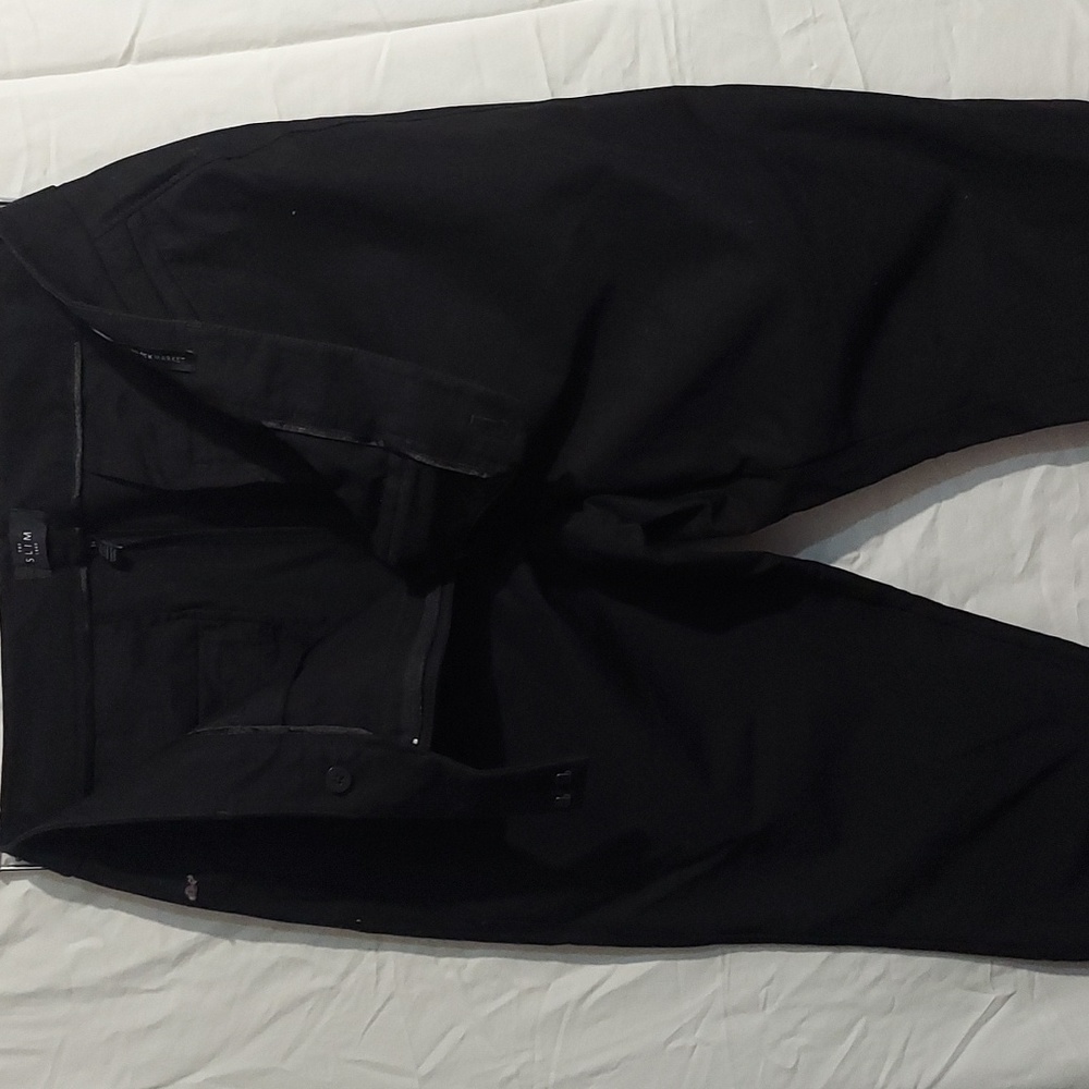 White House Black Market Slim Crop